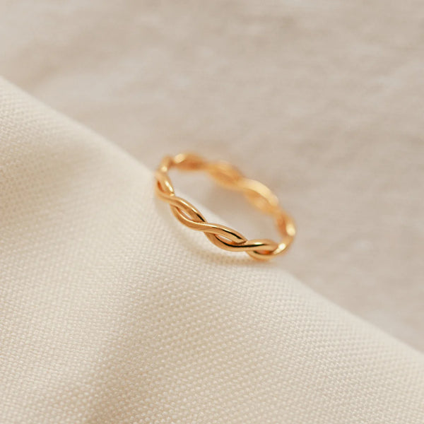 Braided Ring – Symbol of Unity